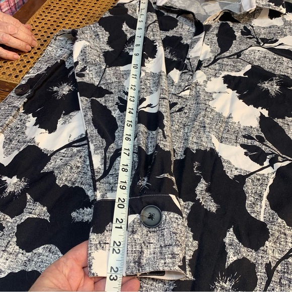 Chico’s abstract long shirt,top,tunic,.No Iron - Picture 8 of 13